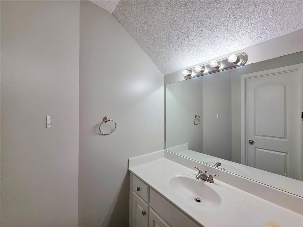 4415 Silverheel Street — photo 44