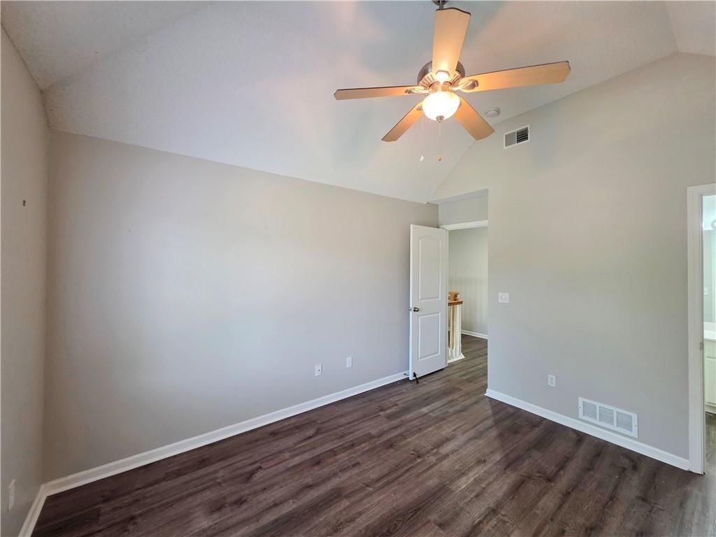 4415 Silverheel Street — photo 48