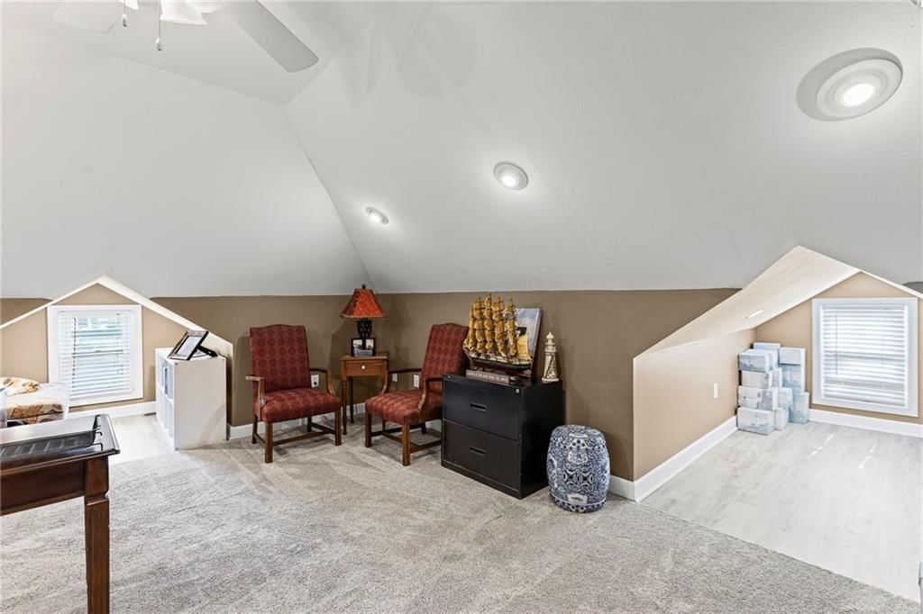 509 E Peoria Street — photo 38