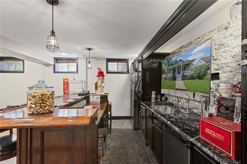509 E Peoria Street — photo 50