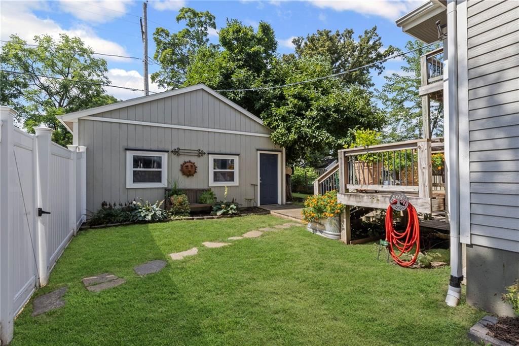 509 E Peoria Street — photo 61