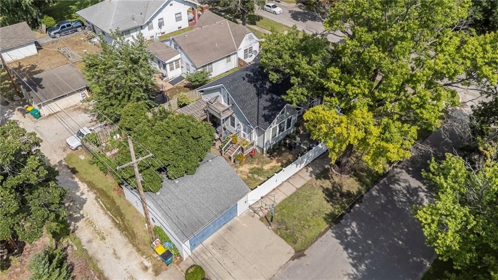 509 E Peoria Street — photo 79