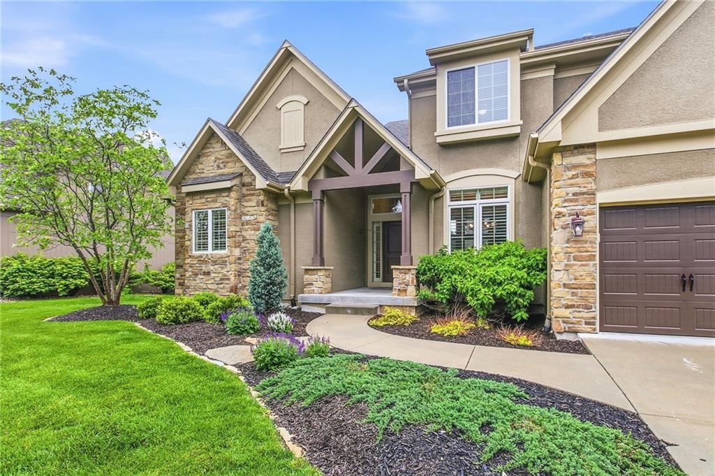 1637 NE Woodland Shores Drive — photo 3