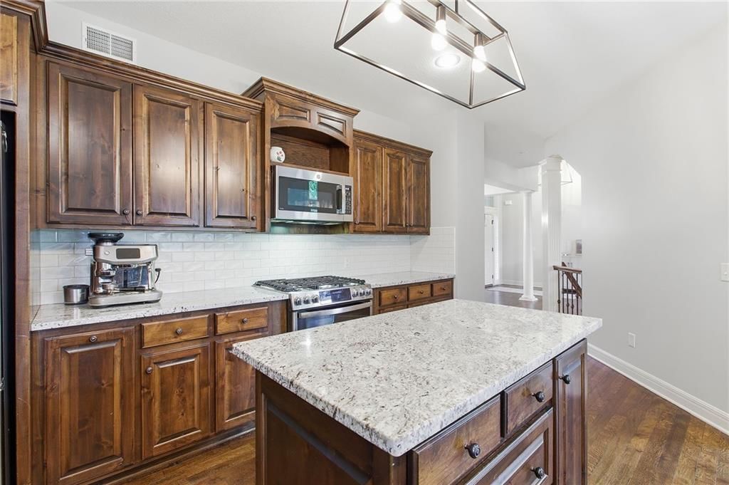 1637 NE Woodland Shores Drive — photo 32