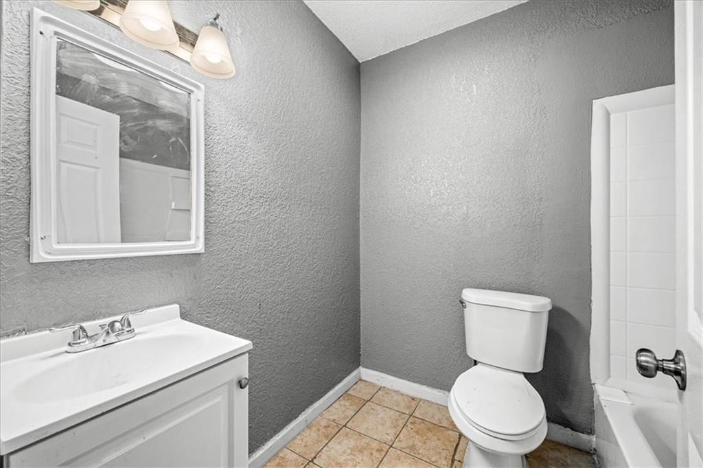 5518-5520 E Truman Road — photo 7