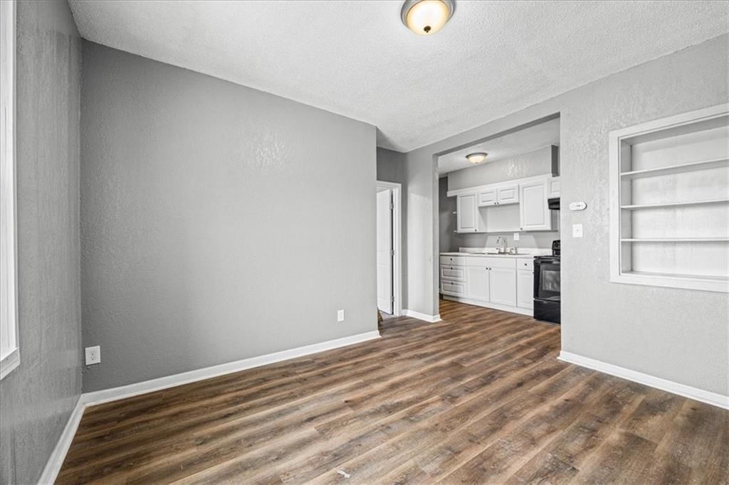 5518-5520 E Truman Road — photo 10