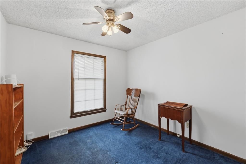 122 E Walnut Street — photo 13