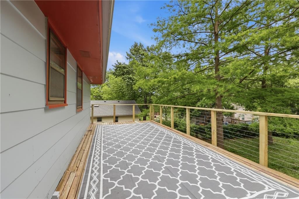 122 E Walnut Street — photo 16