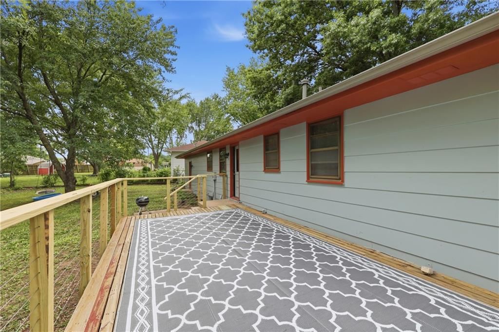 122 E Walnut Street — photo 17