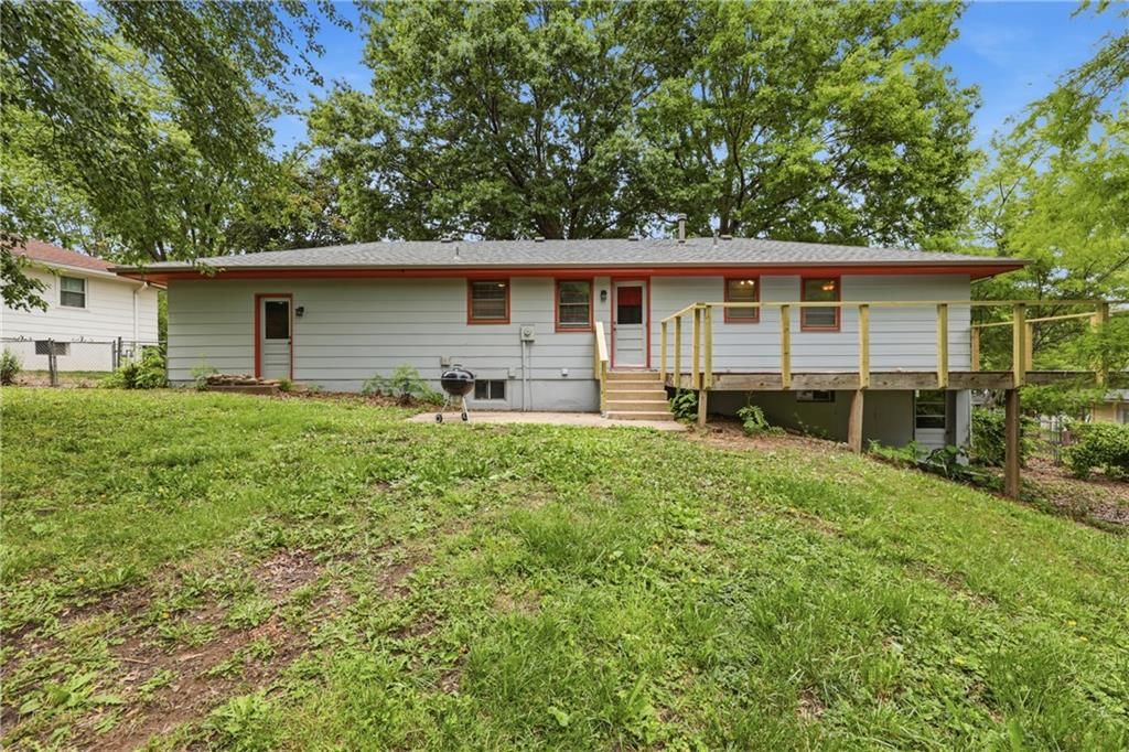 122 E Walnut Street — photo 19