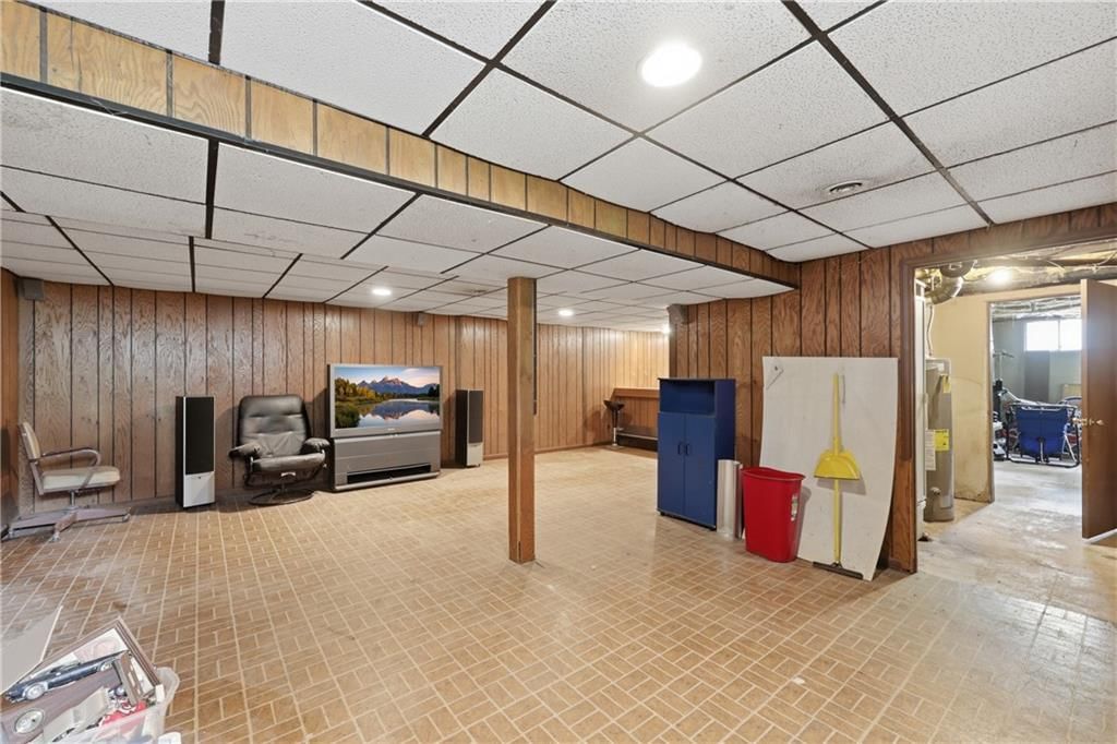 122 E Walnut Street — photo 20