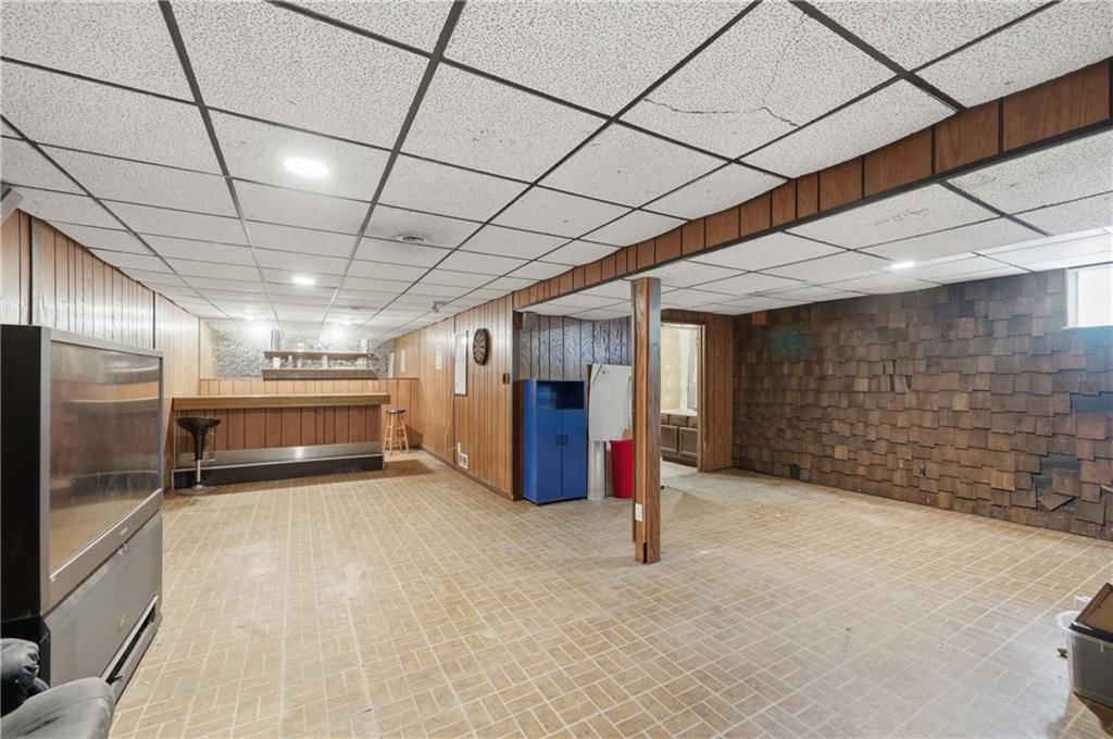 122 E Walnut Street — photo 21