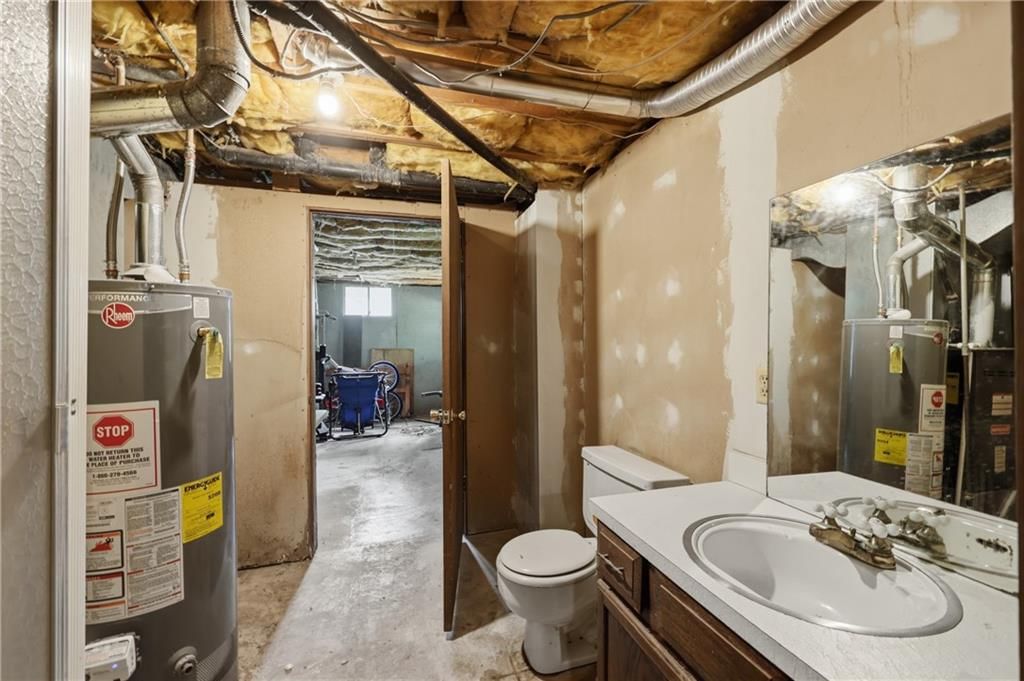 122 E Walnut Street — photo 24