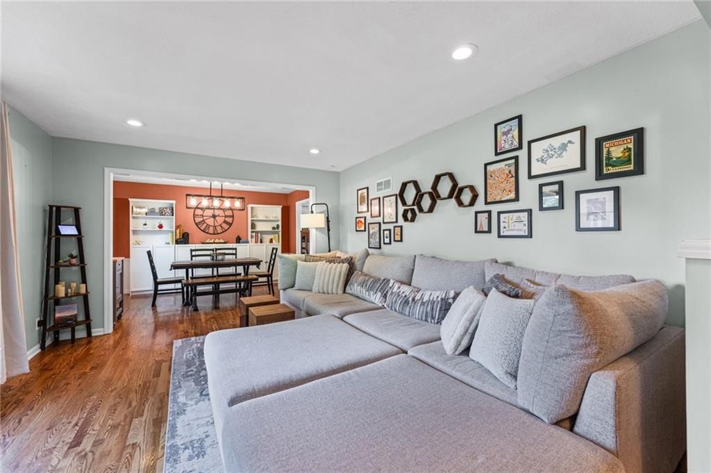 9520 Carter Drive — photo 3