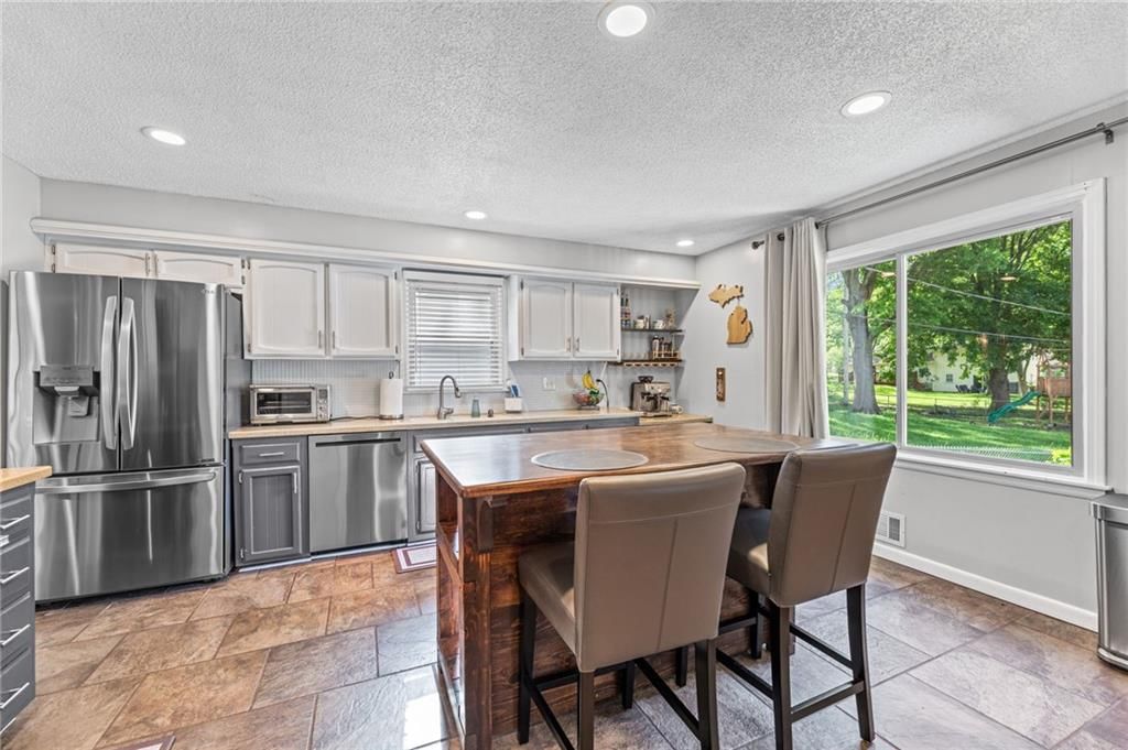 9520 Carter Drive — photo 8