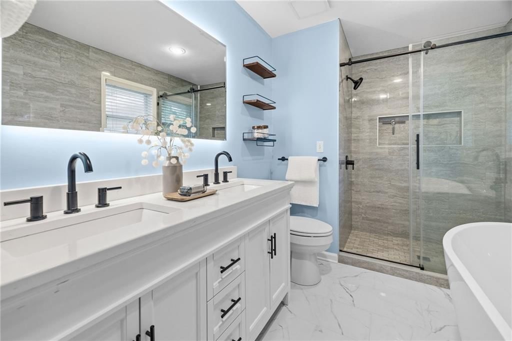 2418 N 88th Drive — photo 16