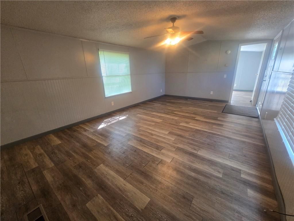 120 Maple Lane — photo 4