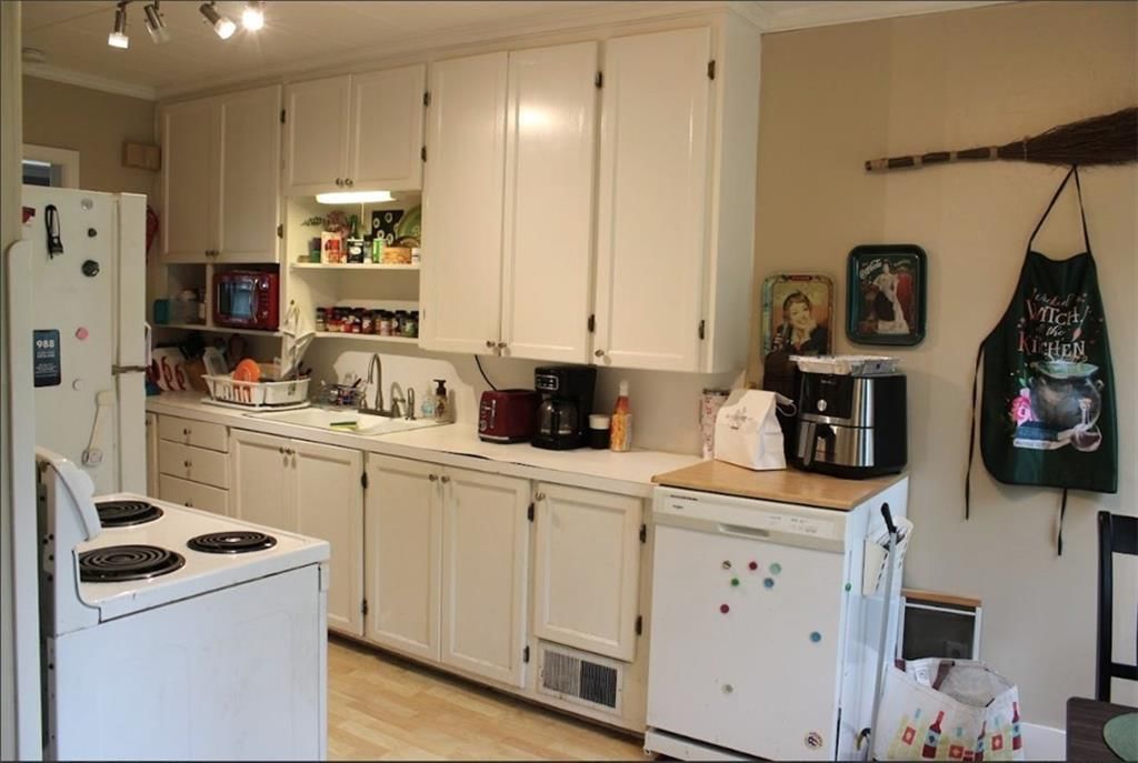 204 W Kansas Street — photo 6