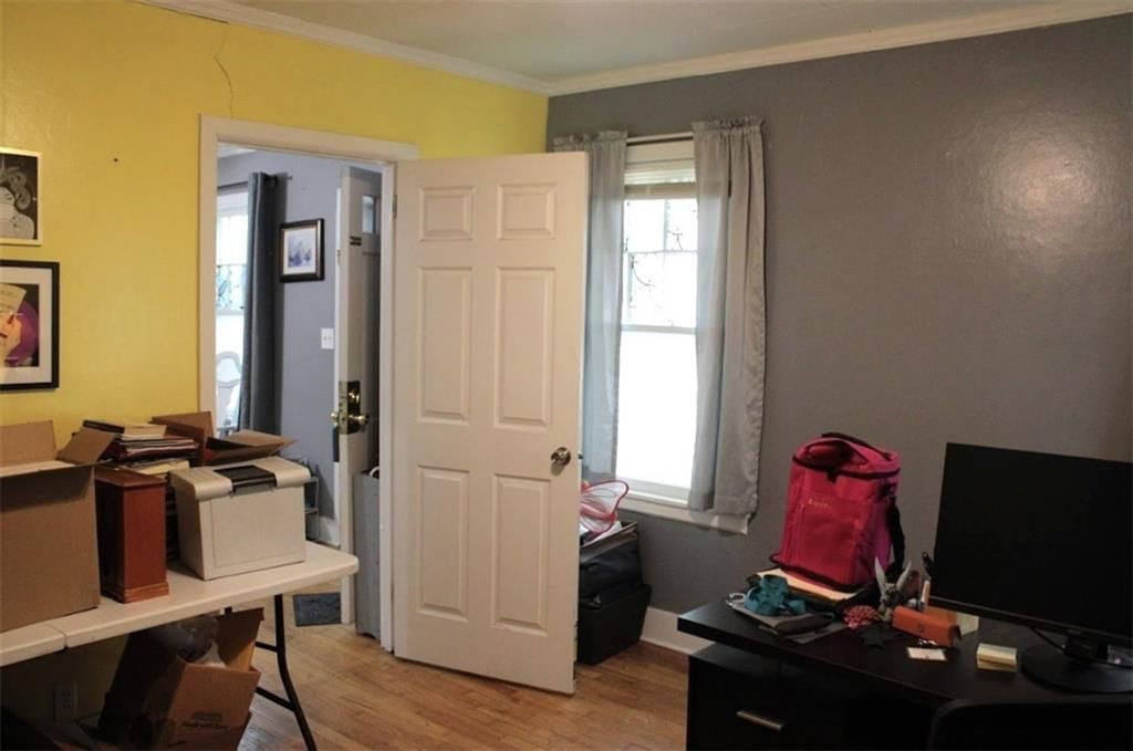 204 W Kansas Street — photo 10