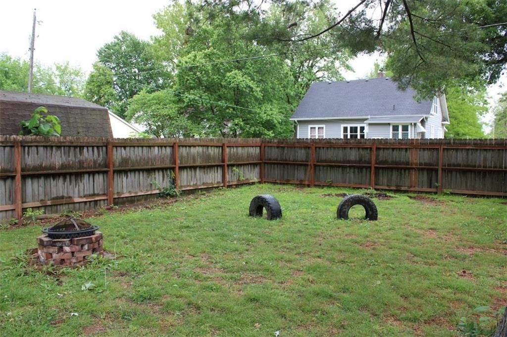 204 W Kansas Street — photo 18