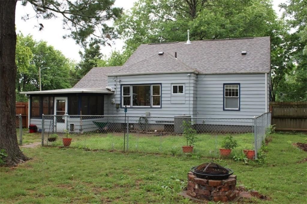 204 W Kansas Street — photo 20