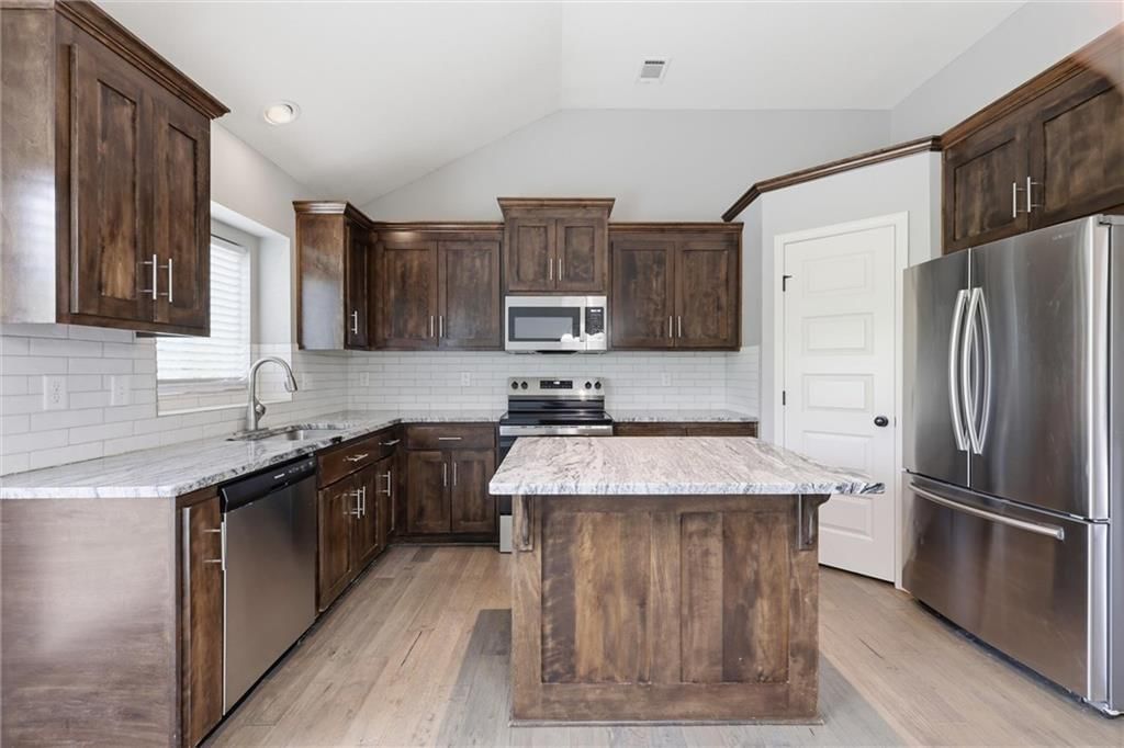 404 Timbercreek Drive — photo 11