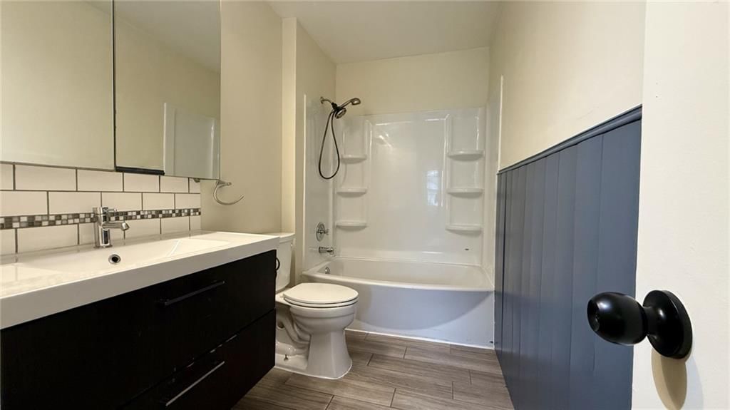 1806 Gates Drive W — photo 12
