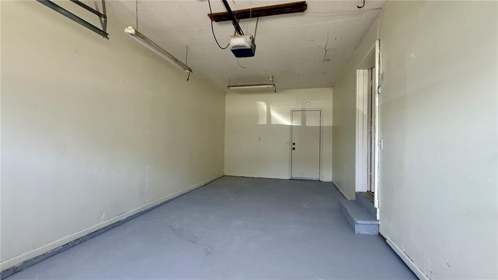 1806 Gates Drive W — photo 24