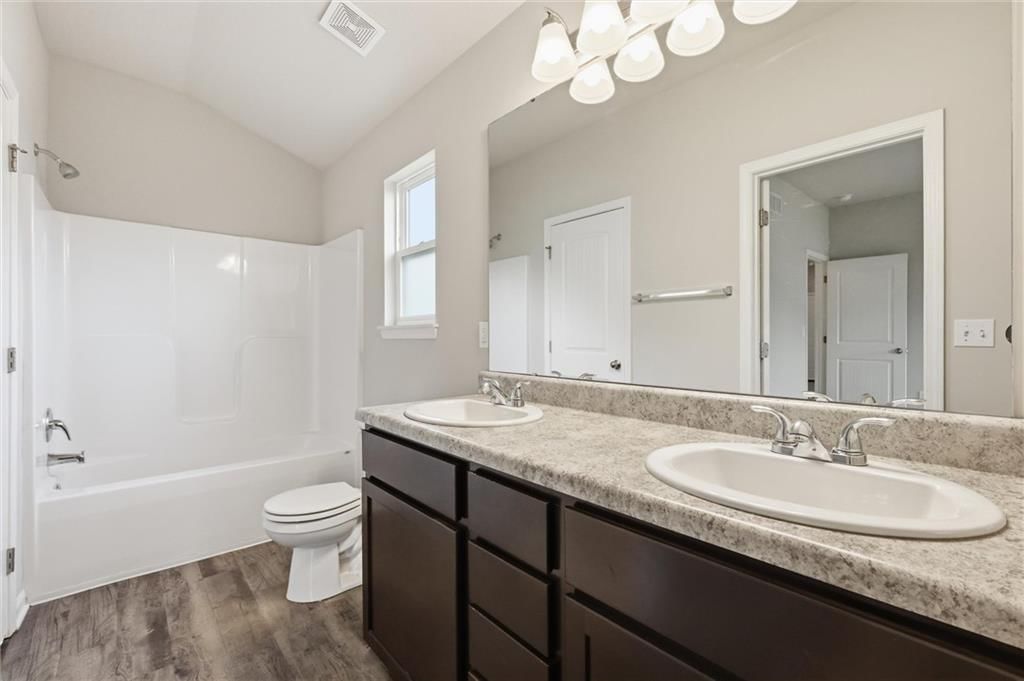 737 S Cypress Street — photo 16