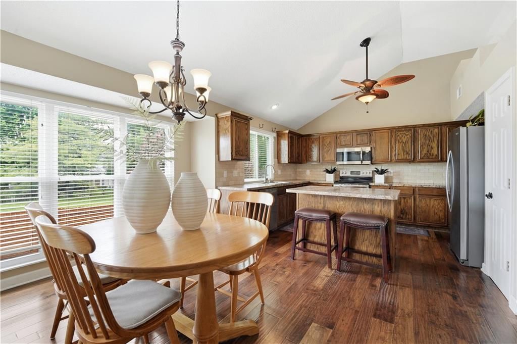 2416 SE 7th Circle — photo 5