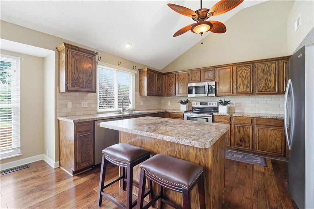 2416 SE 7th Circle — photo 10