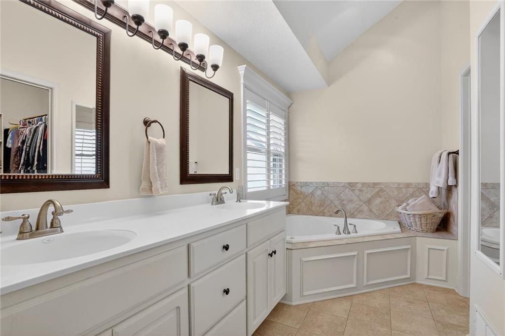 11107 N MADISON Court — photo 15