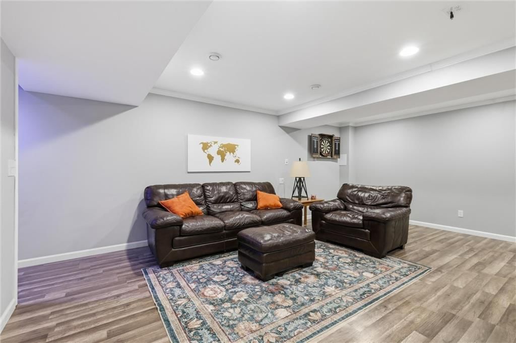 315 N Laurel Street — photo 22