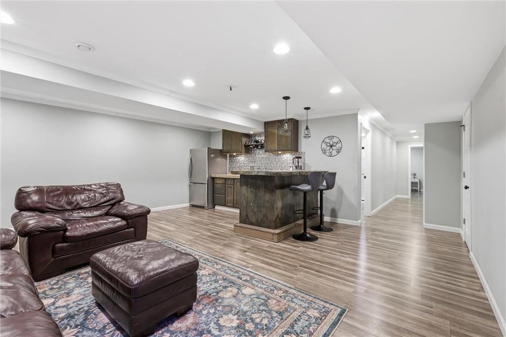 315 N Laurel Street — photo 23