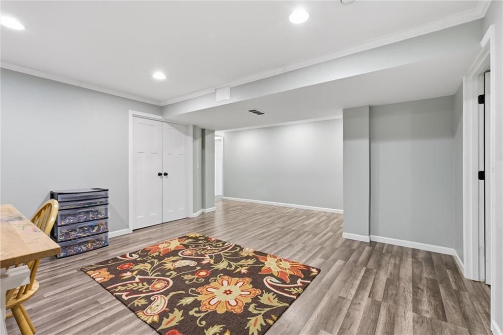 315 N Laurel Street — photo 26