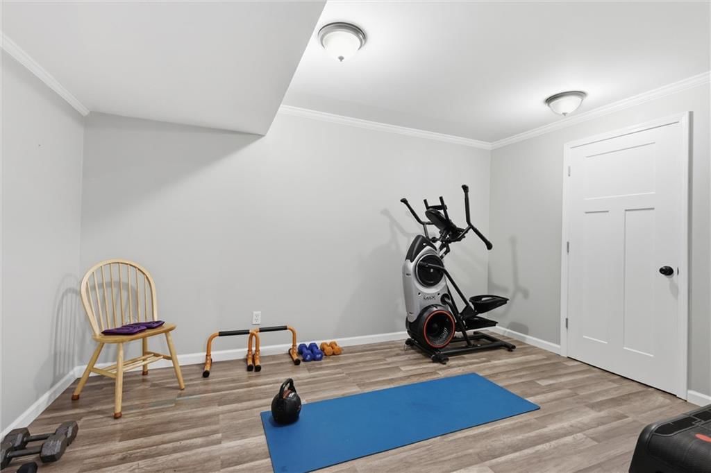 315 N Laurel Street — photo 28