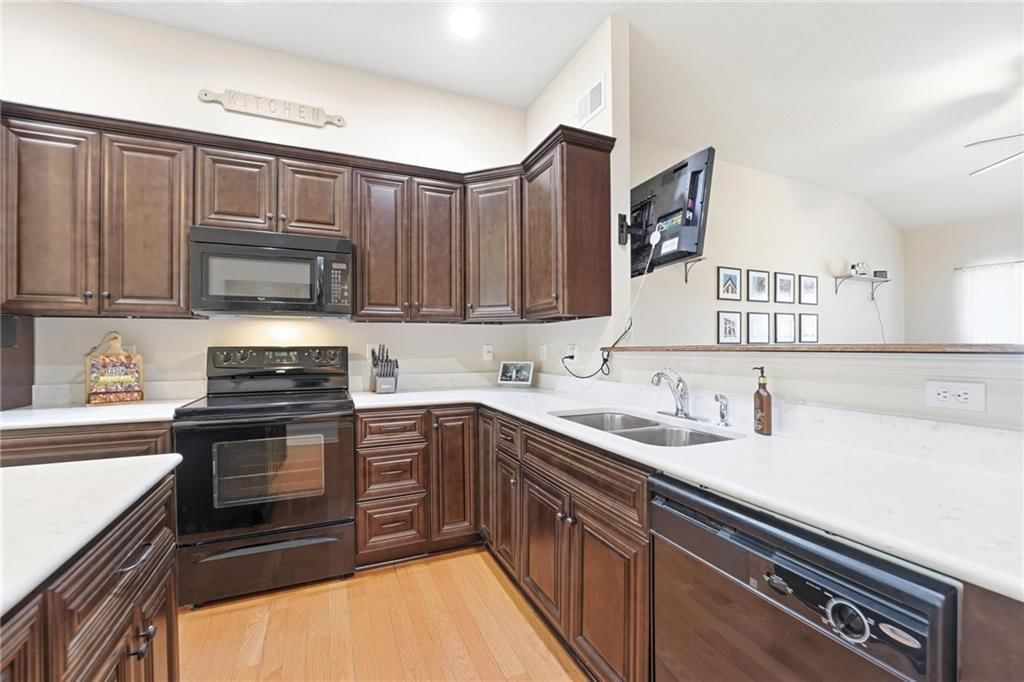 813 Emerson Drive — photo 11