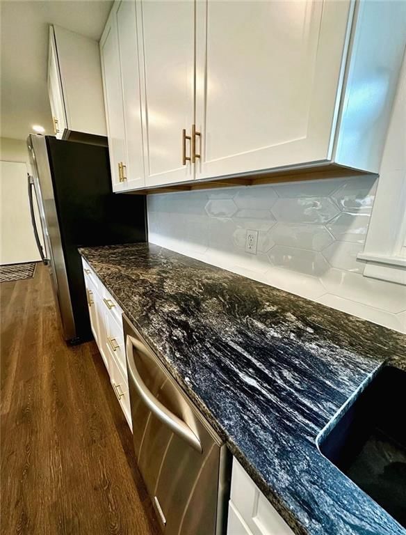 311 Jackson Avenue — photo 8
