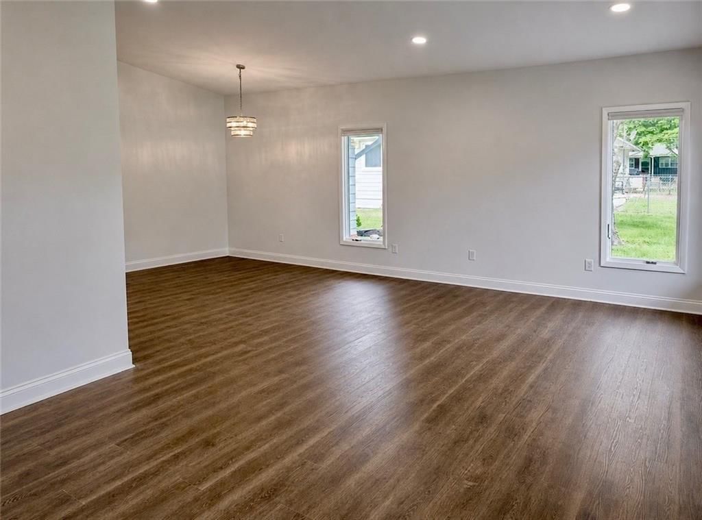 311 Jackson Avenue — photo 11