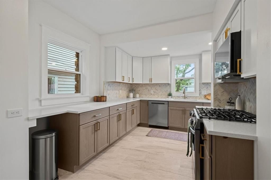 4125 Terrace Street — photo 10