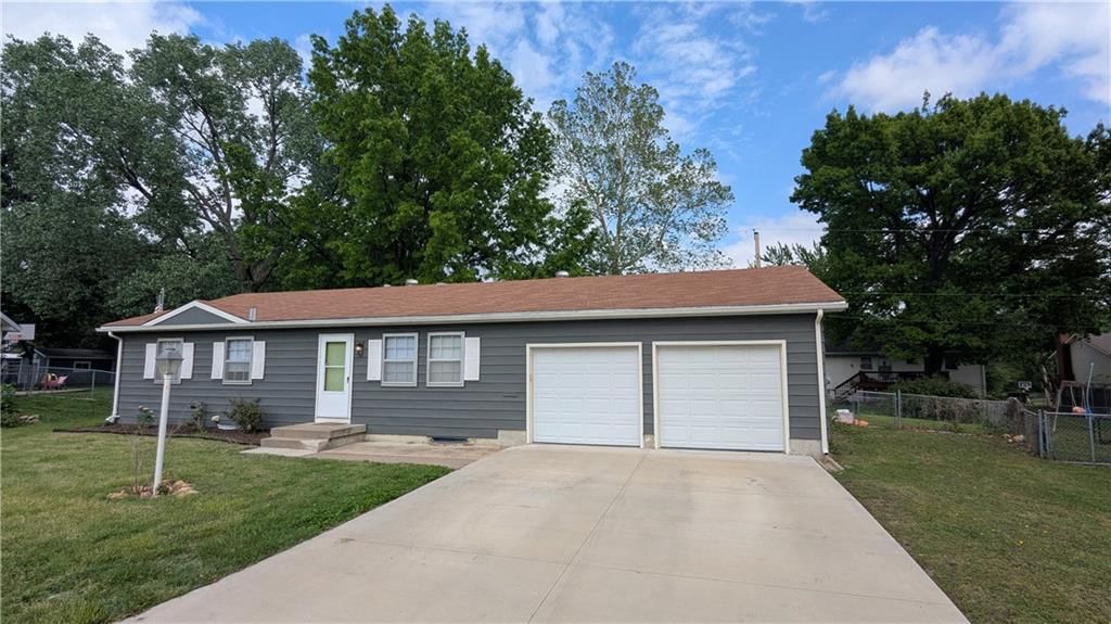 3622 SE Pinecrest Court SE — photo 2