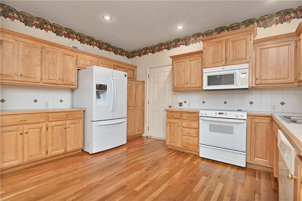 6316 W 145th Street — photo 15