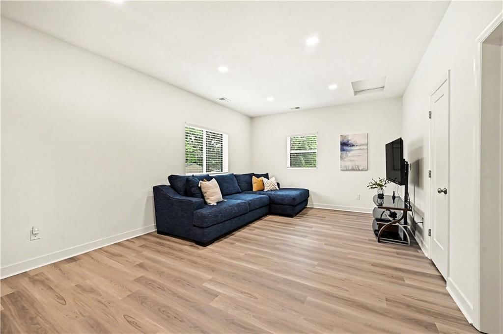8820 Cortez Street — photo 18