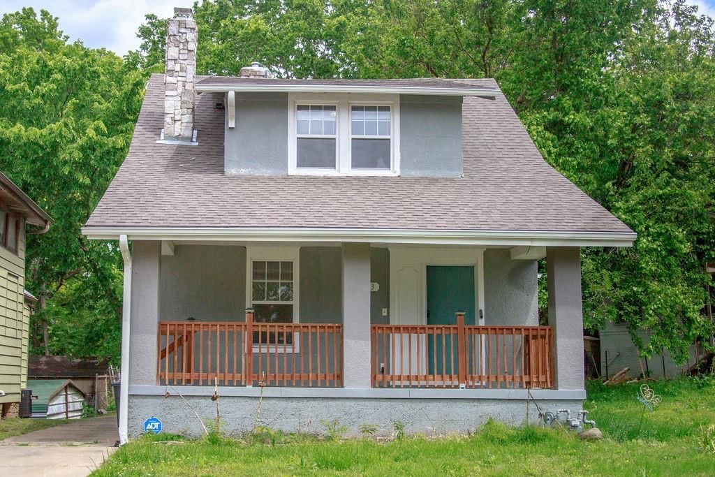 2923 Parkwood Boulevard — photo 2