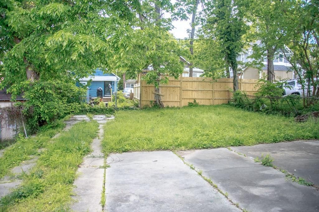 2923 Parkwood Boulevard — photo 14