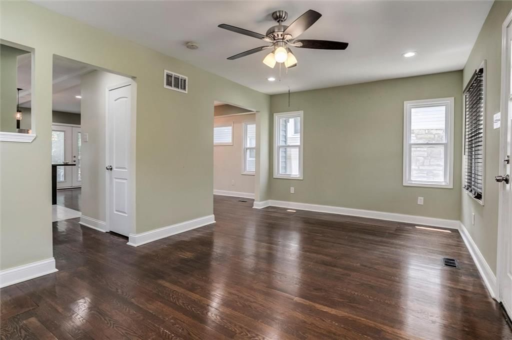 5427 Euclid Avenue — photo 4