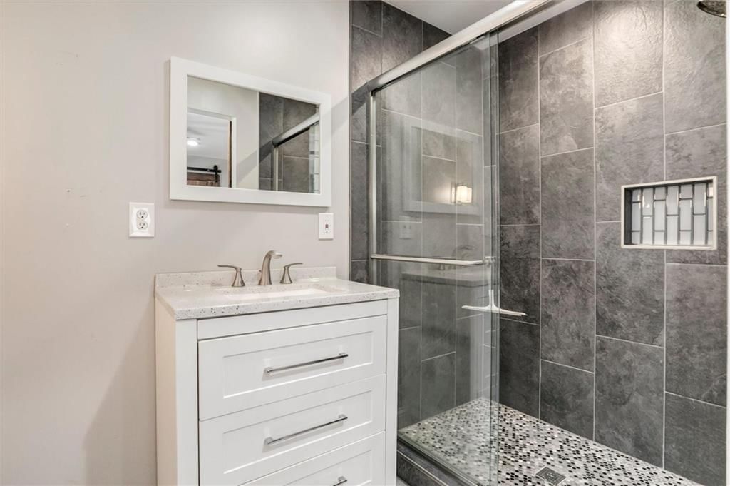 5427 Euclid Avenue — photo 15