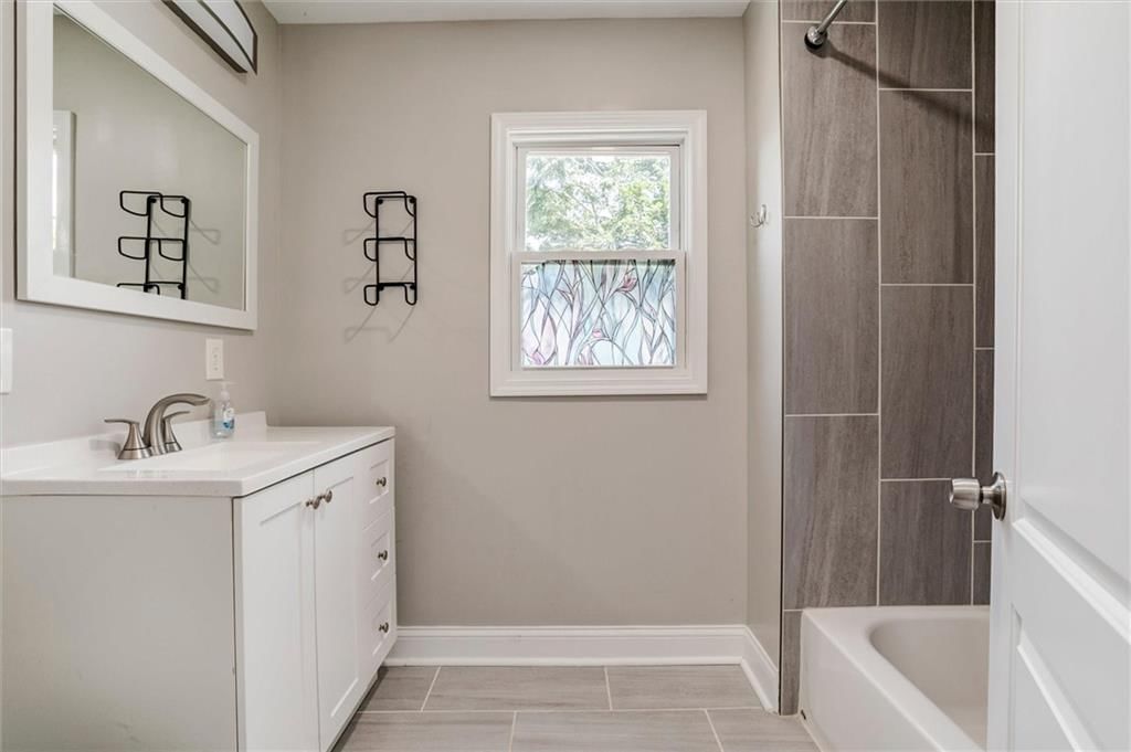 5427 Euclid Avenue — photo 19