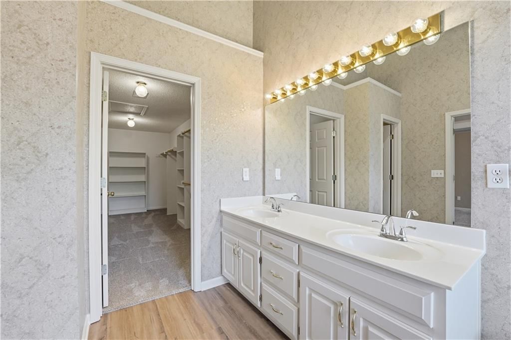 8224 W 123rd Street — photo 33