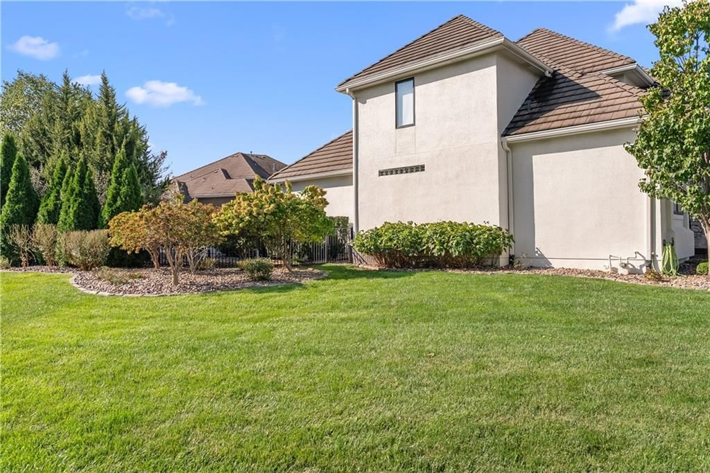 4206 NE Edmonson Court — photo 3